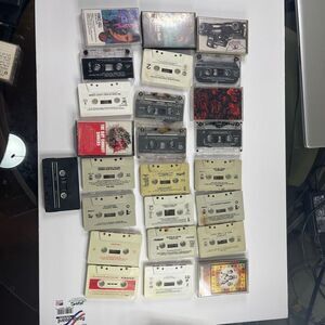 Rock Cassette Lot Guns N Roses The Kinks David Lee Roth Bon Jovi Aerosmith Dread